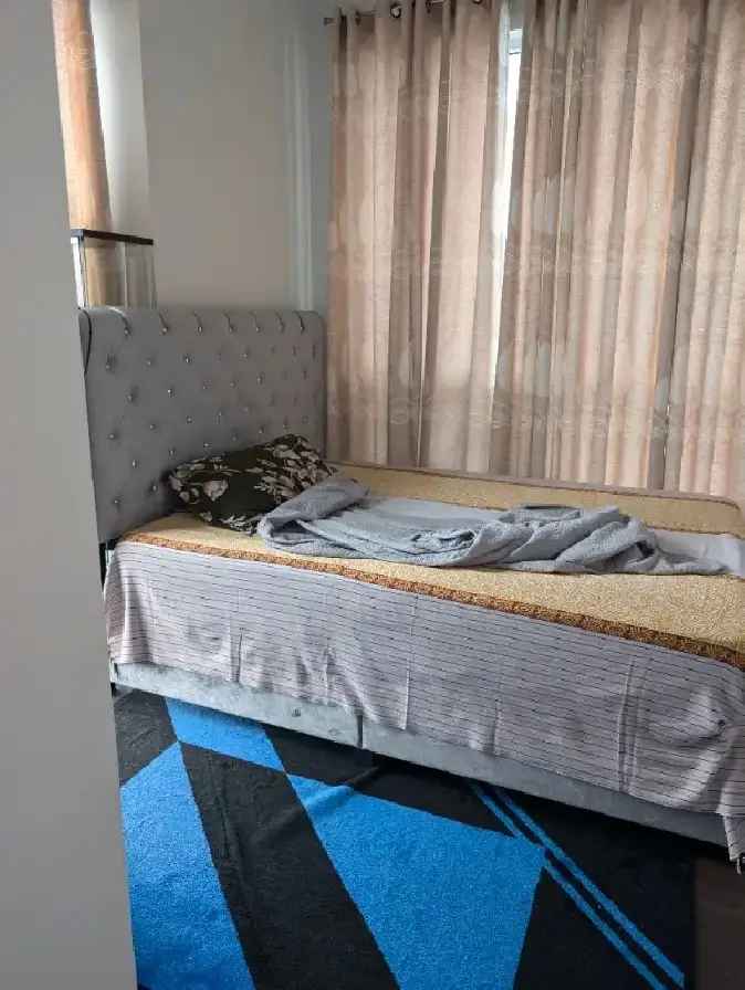 2 Bdroom   Living Room CONDO Suite for Rent in Scarborough