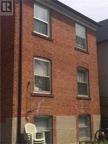 Spacious Detached Duplex In Fairbanks Toronto 3 Units