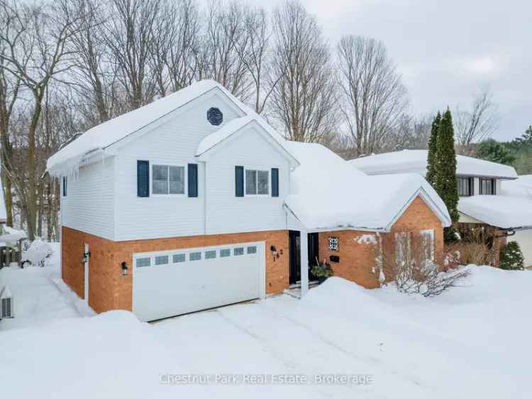 3-Bedroom Ravine Home with Modern Updates and Finished Lower Level