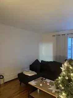 Private Room in 5 Room Montreal Apartment Near Cégep Marie-Victorin