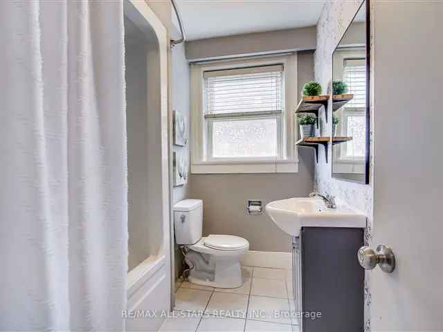 House For Sale in Whitchurch-Stouffville, Ontario