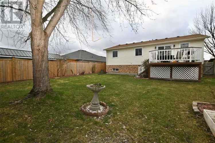 5 Bedroom Family Home in College Park Sarnia