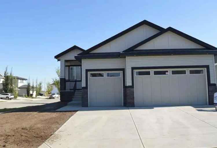 House For Sale in Strathmore, Alberta