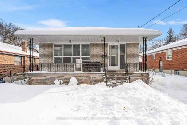 Charming Bungalow in Newtonbrook East Steps from Schools and Yonge St