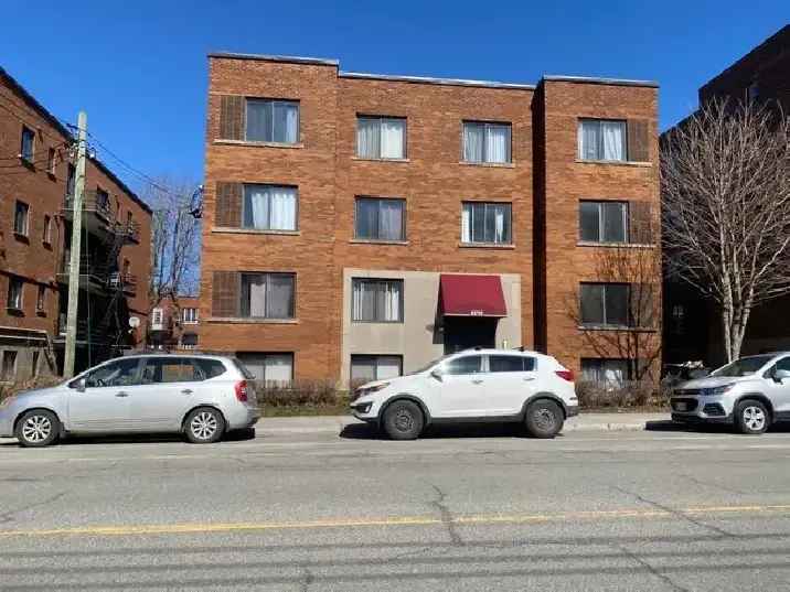 4 1 2 Apartment 2 Bedrooms Near Monkland Ave