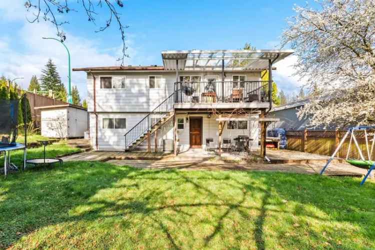 Lynn Valley House for Sale: 2600 sq ft, 2-Level Home, Updated Kitchen, AC