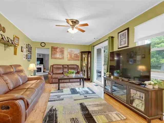 House For Sale in Quinte West, Ontario