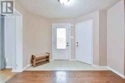 Barrie Bungalow 3 Bed 4 Bath Family Home