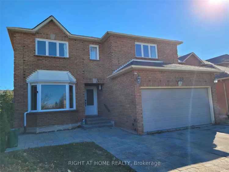 House For Sale in Oakville, Ontario