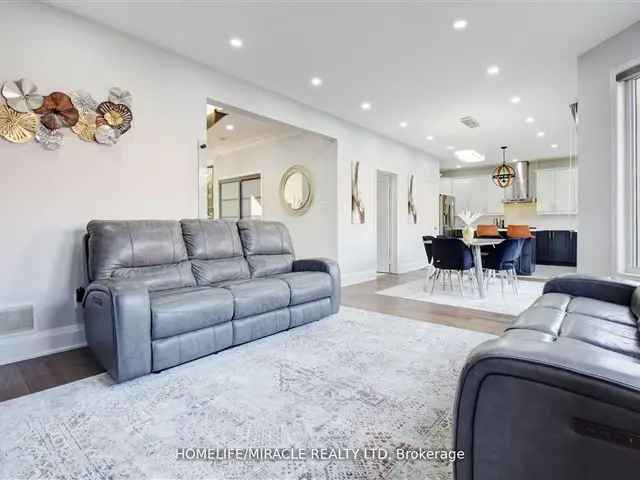 House For Sale in Brampton, Ontario