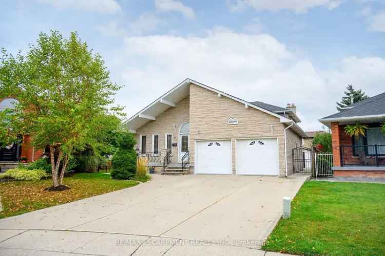 4 2 Bedroom Backsplit Home Near Limeridge Mall