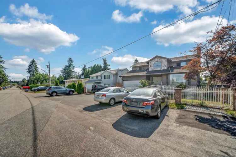 10627 138A Street in Surrey: Whalley House for sale (North Surrey)  : MLS®# R2940899