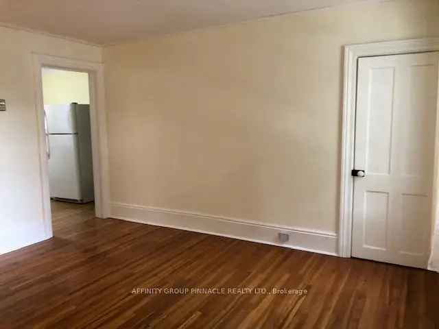 2 Bedroom Apartment in Central Lindsay