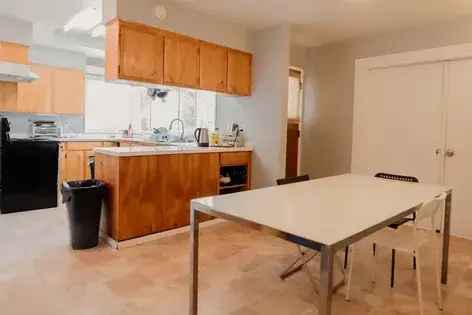 1 Room 25m² Apartment for Students in Vancouver