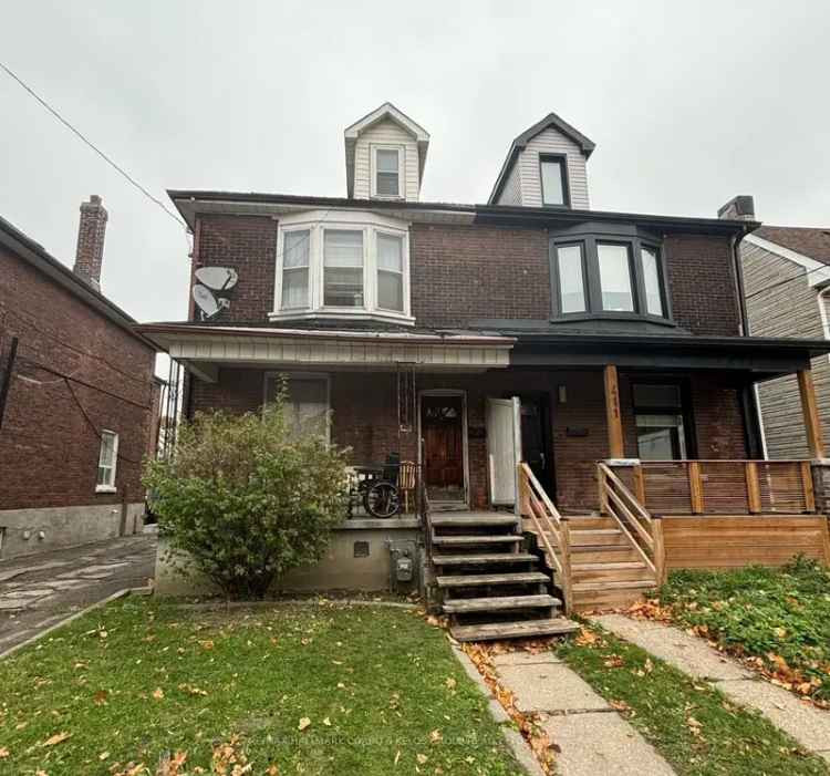 House For Sale in Toronto, Ontario