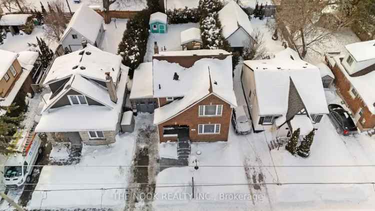 Stunning Oshawa Home Near Connaught Park