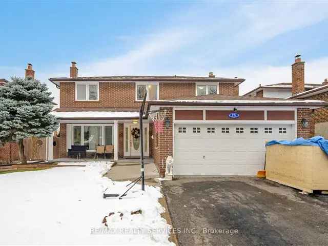 Beautiful Detached Home - Move-In Ready