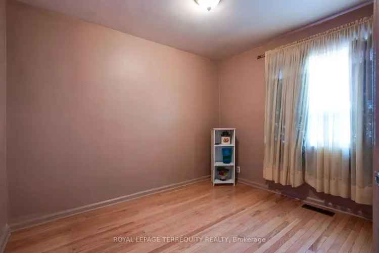 House For Sale in Eglinton Avenue West, Toronto, Ontario