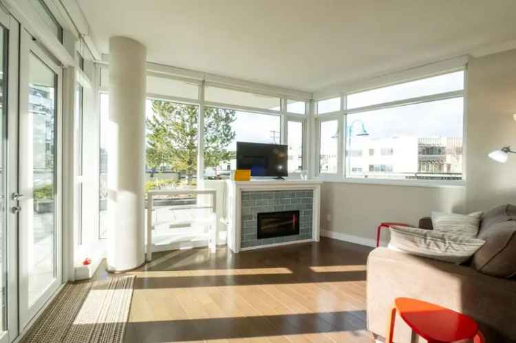 Condo For Sale in Sechelt, British Columbia