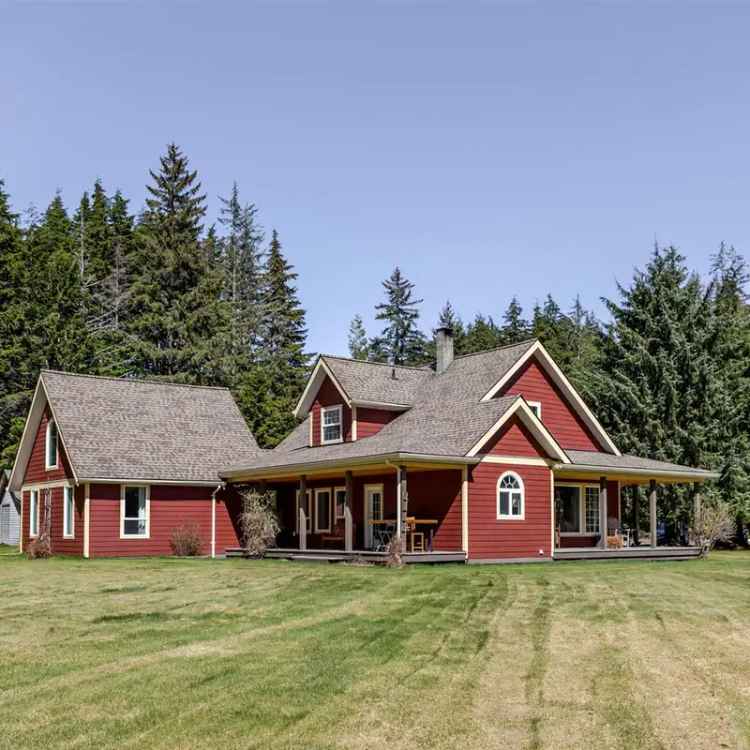 40-Acre Family Home near Minette Bay