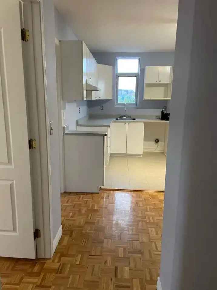 Large 3-Bedroom Apartment Near Jolicoeur Metro