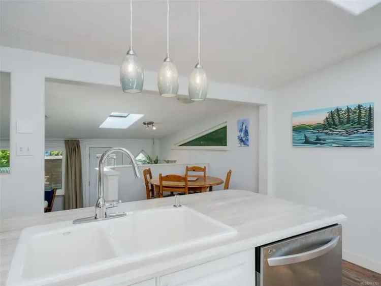 Charming Updated Home - Peaceful City Retreat