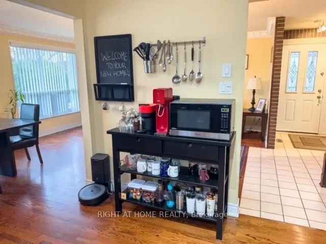 House For Sale in Mississauga, Ontario