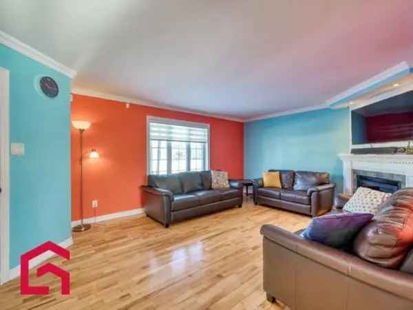 Large 2+ Storey Cottage for Sale Laurentides Garage Pool Central AC