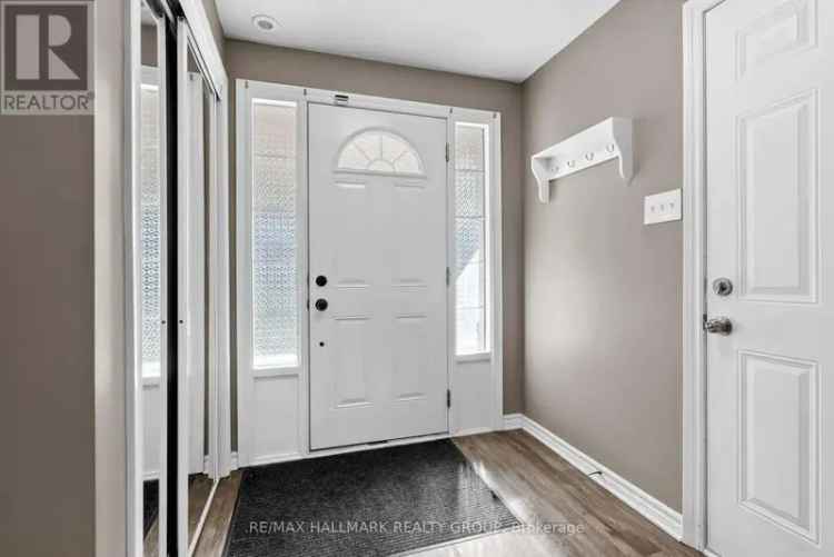 Barrhaven Townhome: 2 Beds, 2 Baths, Open Concept