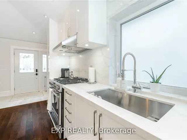 House For Sale in Toronto, Ontario