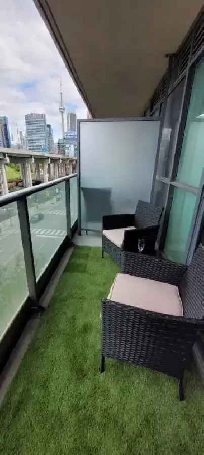 FULLY FURNISHED DOWNTOWN TORONTO CONDO- MOVE IN READY!