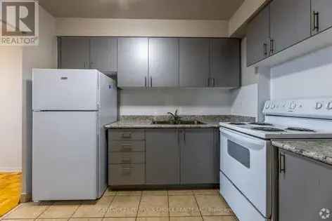 1 room apartment of 376 m² in Toronto