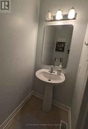 3 Bed Semi-Detached Townhome in Kanata Trailwest