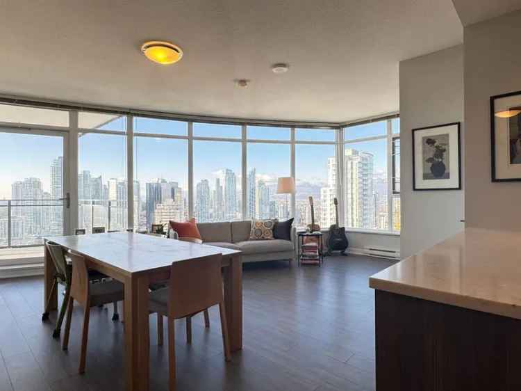 The Park Metrotown Luxury Condo with City & Lake Views