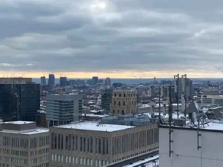 Lease Studio Condo Apartment Downtown Toronto Near UofT with Views