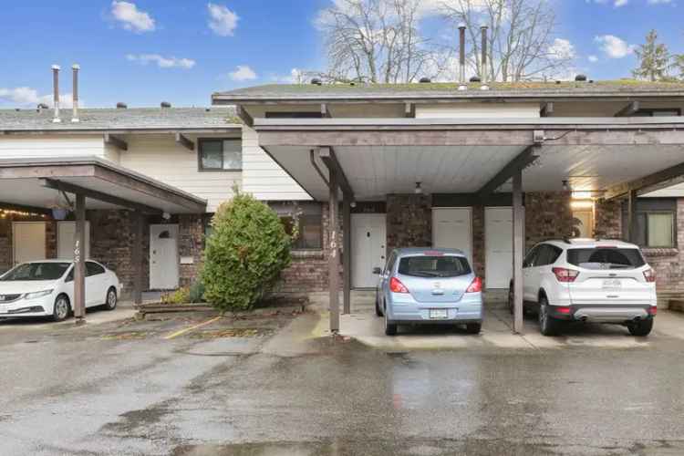 Townhouse For Sale in Surrey, British Columbia