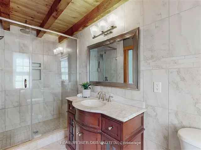 House For Sale in East Gwillimbury, Ontario