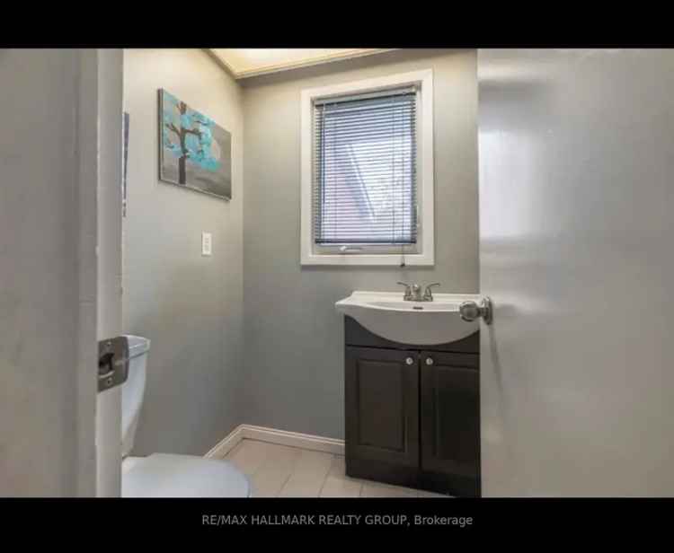 House For Sale , 30 B, Castlebrook Lane, Ottawa, Ontario