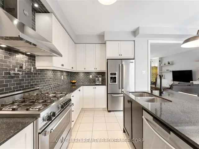 Luxury Kleinburg Townhouse 4 Beds 5 Baths 3000 Sq Ft