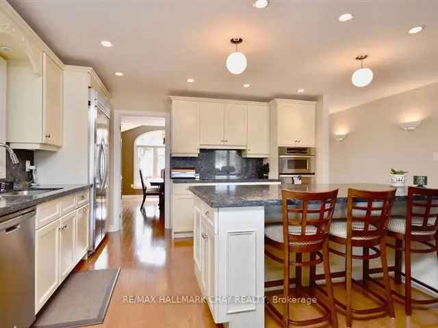 House For Sale in Barrie, Ontario