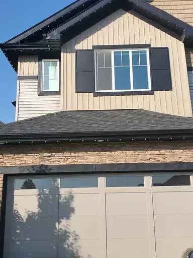 Luxury 3 Bedroom Duplex with Bonus Room Edmonton