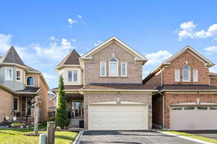 House For Sale in Newmarket, Ontario