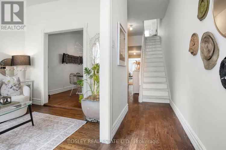 House For Sale in 32, Tecumseth Street, Toronto, Ontario