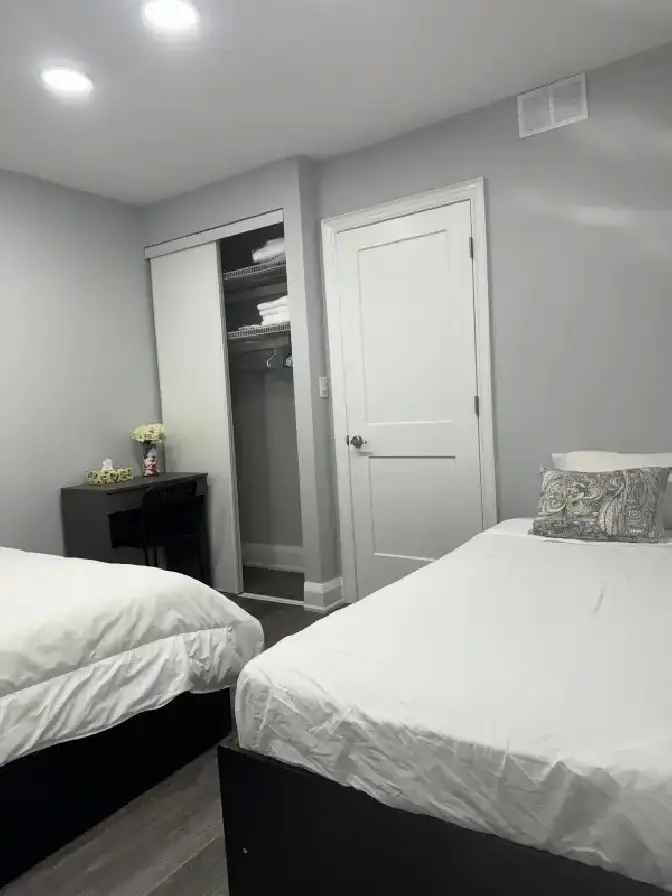 2 Beds - 1 Bath, Fully Furnished Apartment in Toronto - @ $3,795