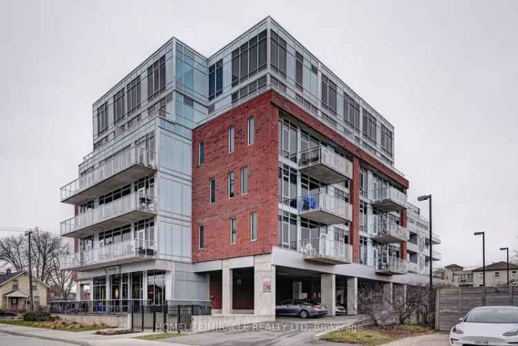 Uptown Waterloo 2-Bed 2-Bath Condo with Amazing Amenities