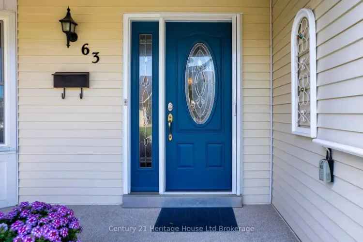 63 Hawkins Crescent: Relaxing Retirement Home in Hickory Hills