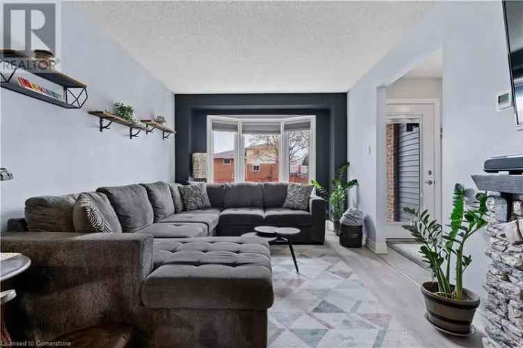 3-Bedroom Family Home in Brant Hills