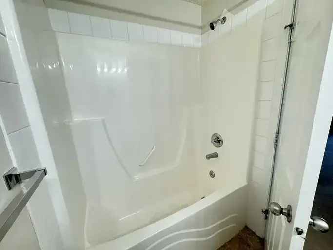 River Gate Apartments: 1 & 2 Bedroom Suites in West Edmonton