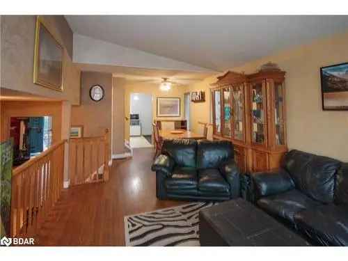 House For Sale In Barrie, Ontario