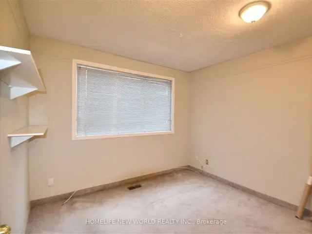 Clean Spacious Home with Skylights, Fireplace, and Ensuite